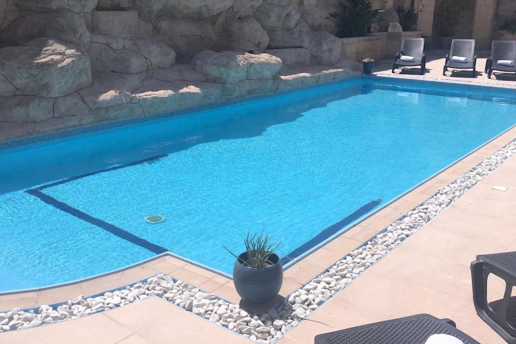Velver Mansion, Malta - Luxury Villa With Pool Naxxar Extérieur photo
