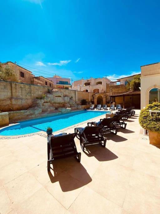 Velver Mansion, Malta - Luxury Villa With Pool Naxxar Extérieur photo