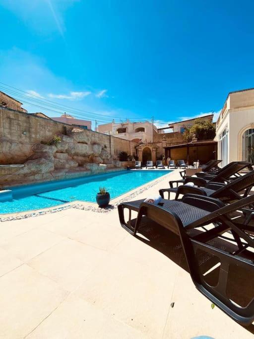 Velver Mansion, Malta - Luxury Villa With Pool Naxxar Extérieur photo